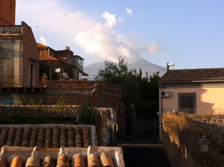 View_Borgo_Petra-up_to_Etna