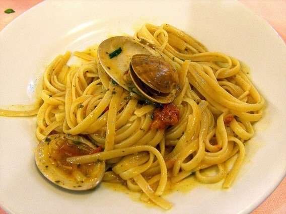 Linguine food and drink 10 reasons to visit with Essential Italy