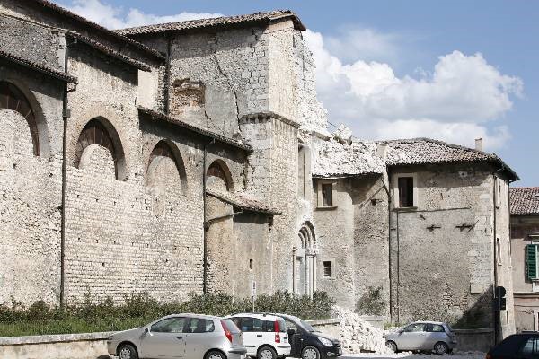 Church Santa Giusta, L’Aquila, near our villas in Abruzzo Essential Italy
