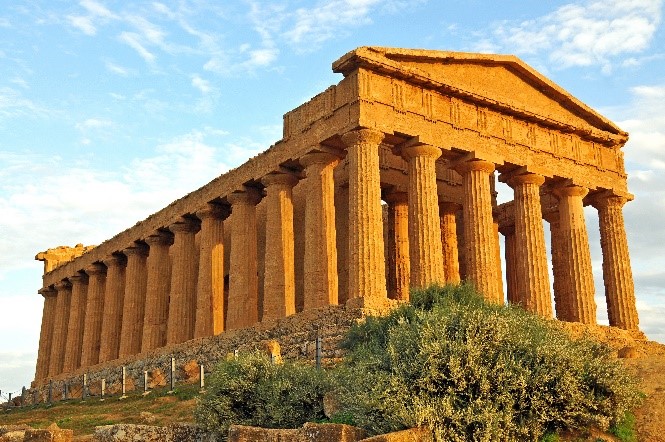 Temple of Concordia Agrigento visit while staying at Essential Italy’s holiday apartments in Sicily