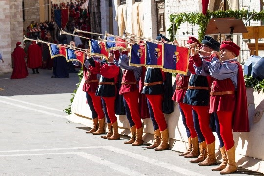 Calendimaggio Festival of Assisi near our luxury villas in Umbria with Essential Italy