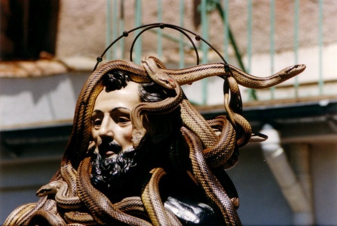 Snake handler’s procession event Cocullo near our villas in Abruzzo Essential Italy