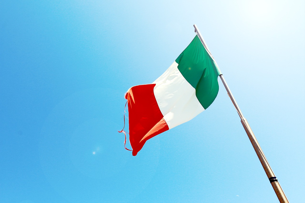 italian flag in the wind