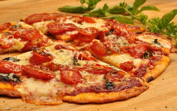 Italian pizza the most popular food to be photographed on Instagram