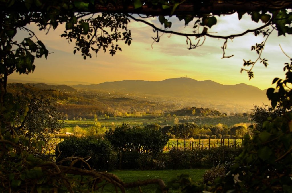 Hilly landscapes near our luxury villas in Tuscany