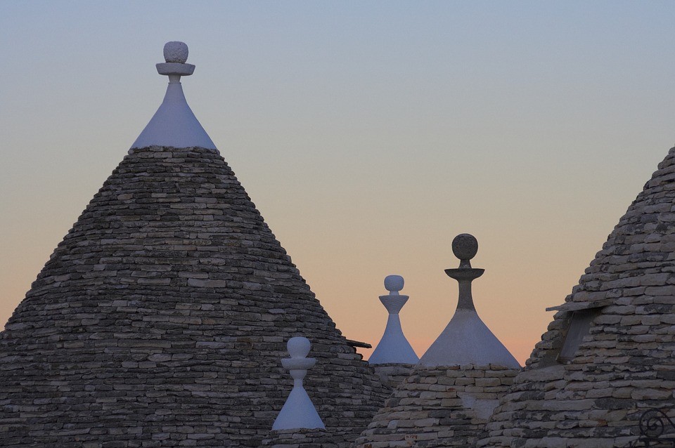 Puglia Dome Shaped Roofs Italy Facts | Essential Italy Holiday Villas Cottages 