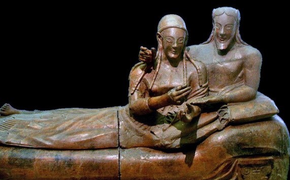 Etruscan treasures to be returned to Italy near our villas with pools