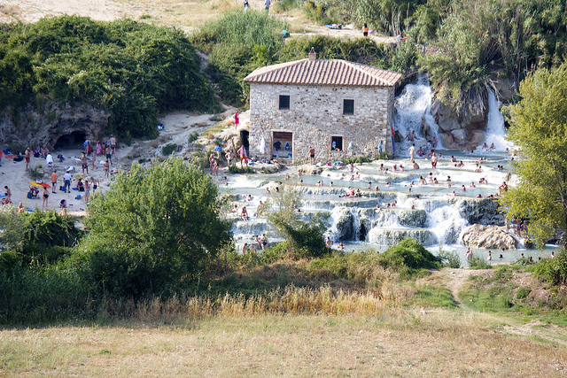 The thermal springs of Saturnia – a relaxing place to visit on your Tuscany holidays