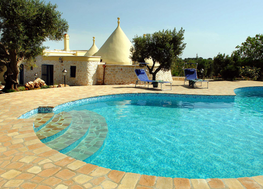 villas in italy include villas with pools.