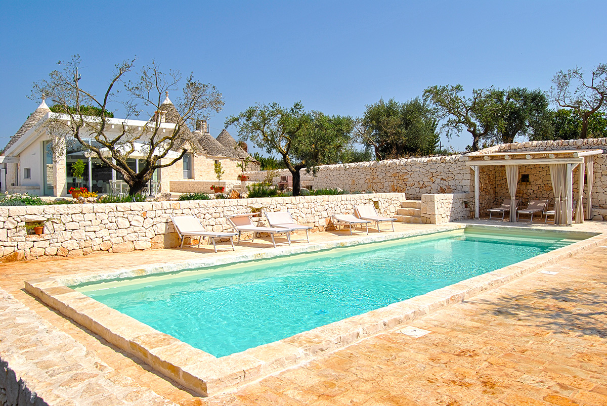 Trullo terra villa in Puglia with pool.