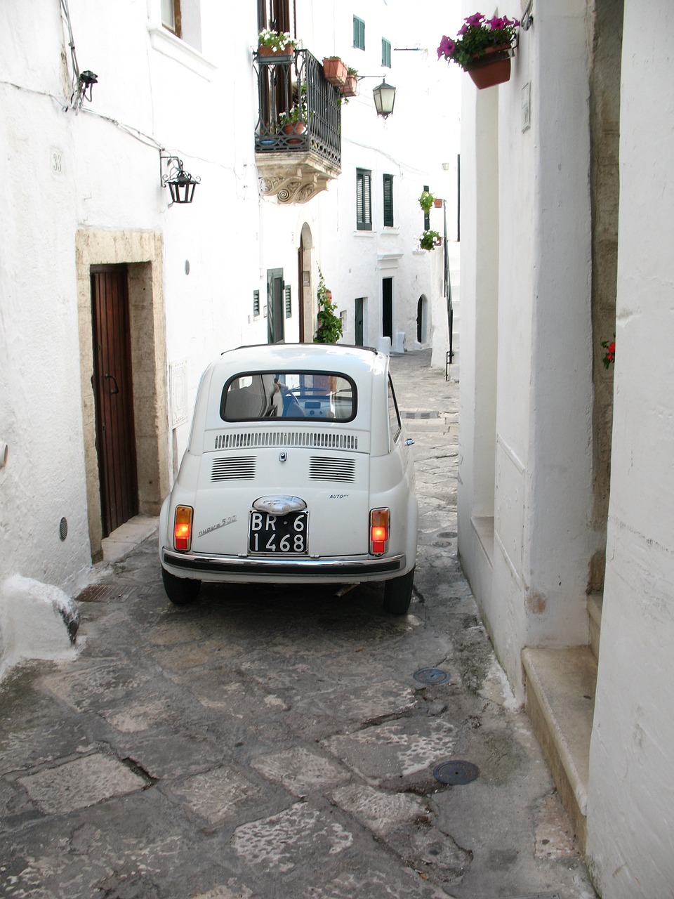  a Fiat in a street in Ostuni, Puglia