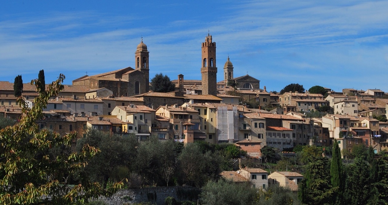 A panoramic view of the town of Montalcino 