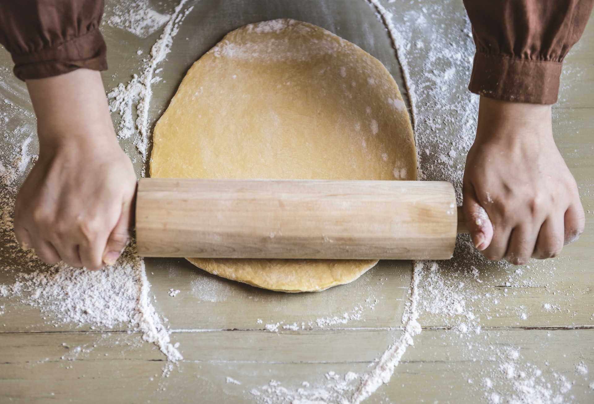 Rolling pin and dough