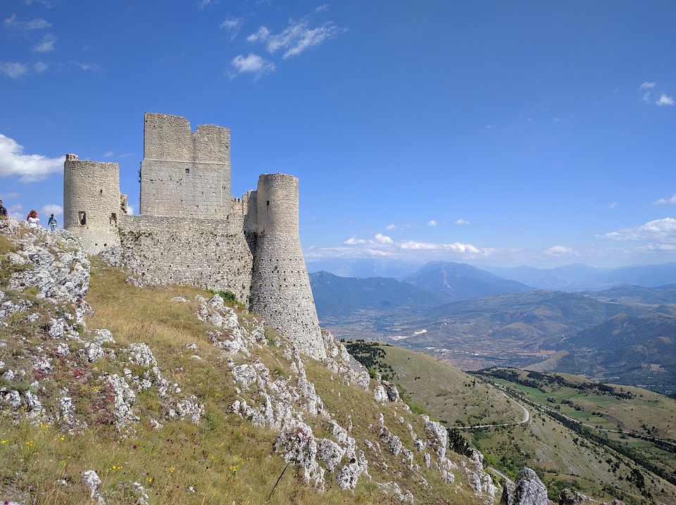 Pretty hillside castle in Abruzzo 