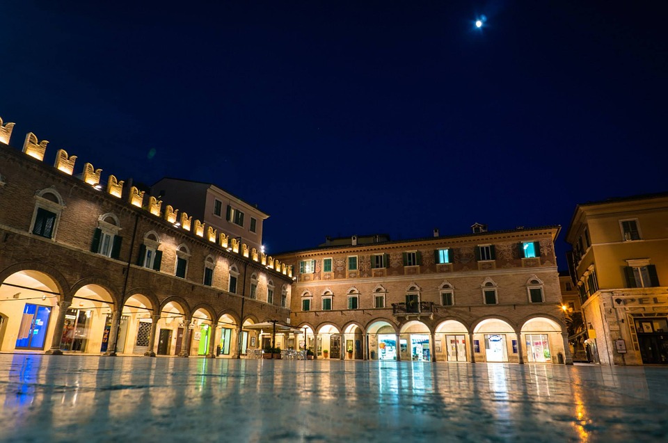 Night in Piazza del Popolo in Ascoli Piceno, Le Marche